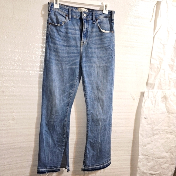 Abercrombie & Fitch High Rise Ankle Flare - Picture 7 of 14